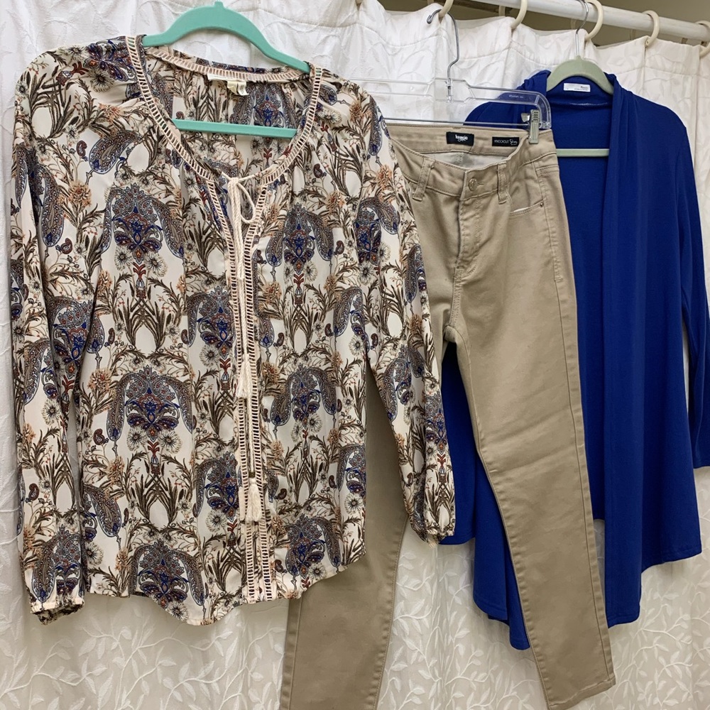 Closet Clear Out Buy2OutfitsGet1Free 3Pc Size S/6